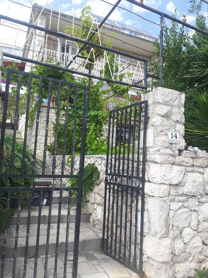 Noor Apartment And Room Hvar Town Exteriör bild